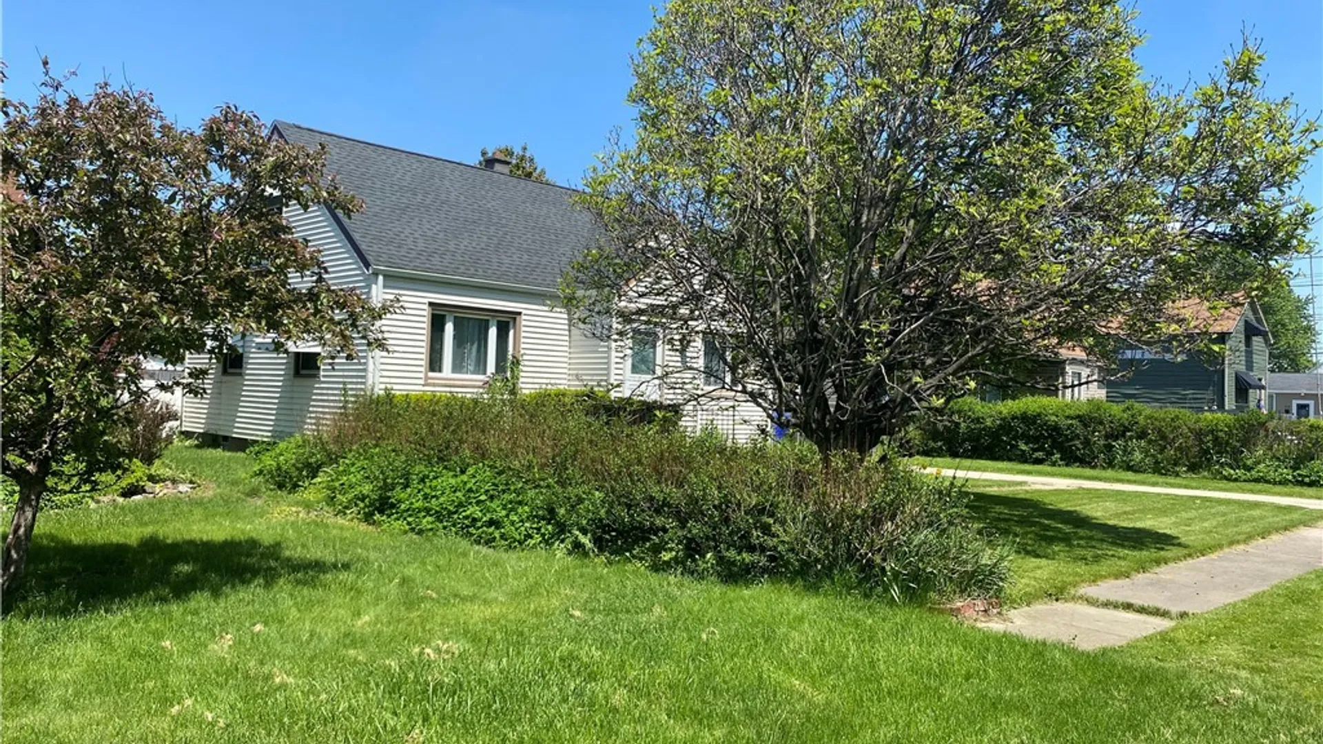 Property at 56 Gordon Avenue, West Seneca, NY 14224 2