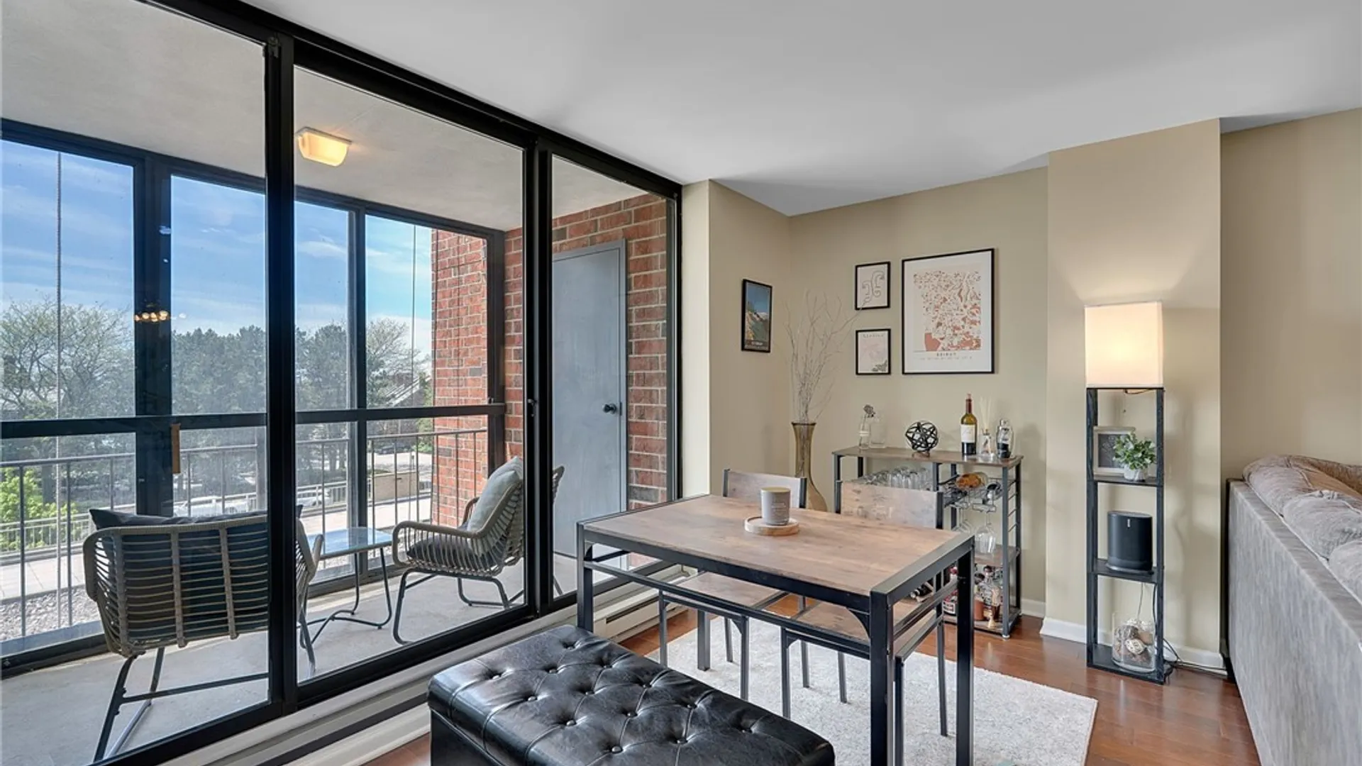 Property at 200 Lakefront Circle, Buffalo, NY 14202 10