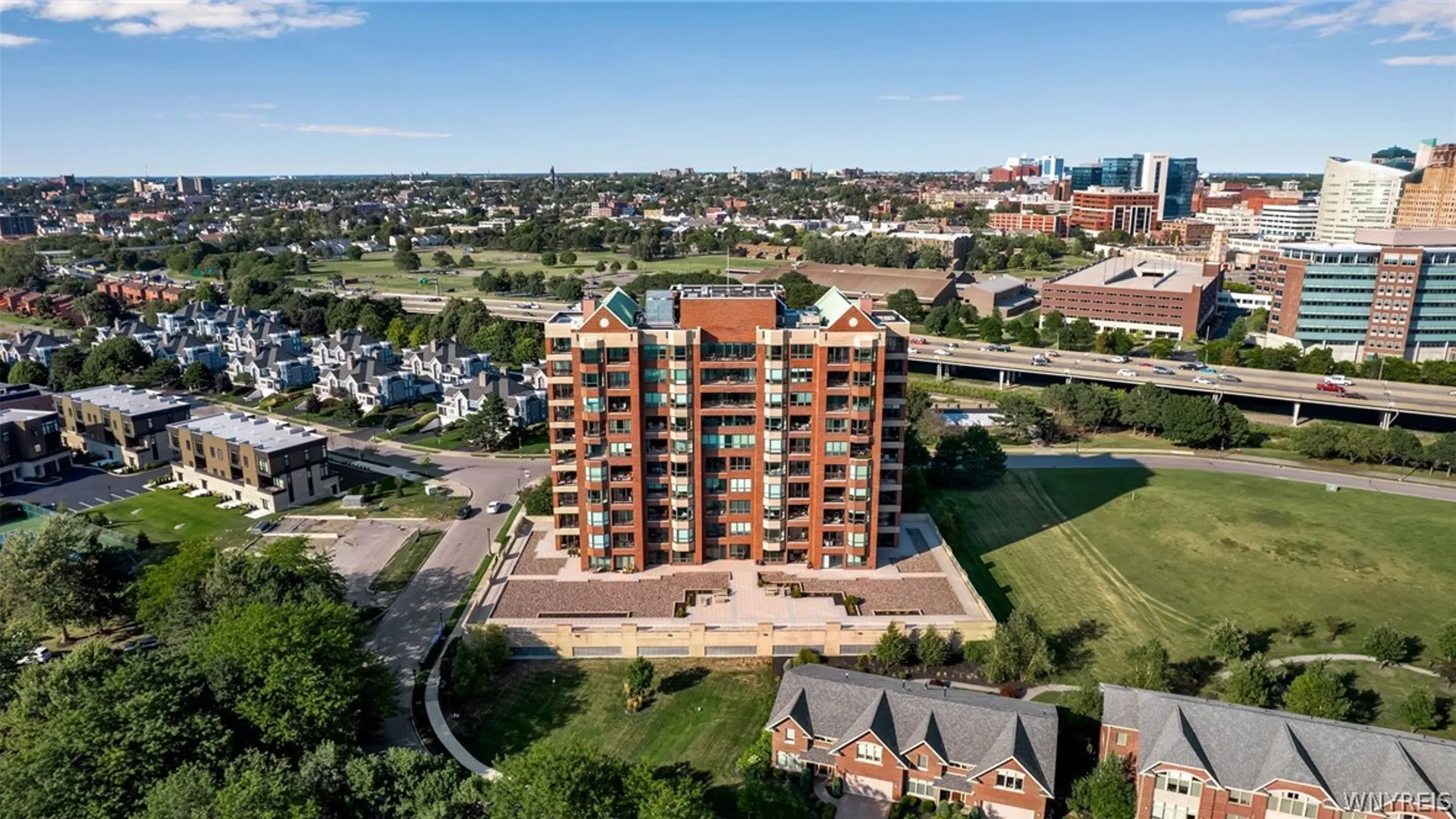 Property at 200 Lakefront Circle, Buffalo, NY 14202 33
