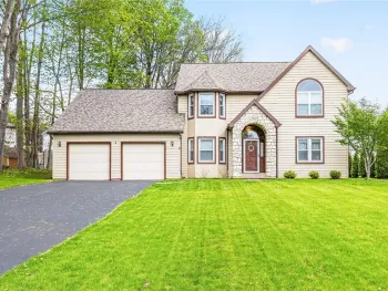 Property at 4 Kerry Hill, Perinton, NY 14450