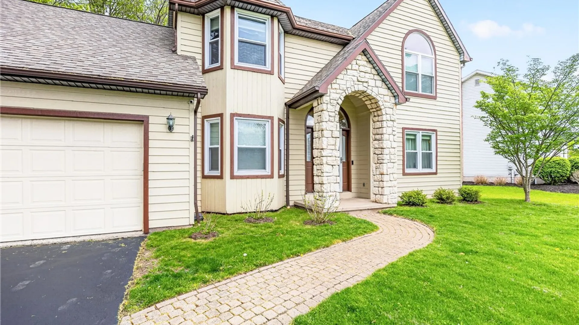 Property at 4 Kerry Hill, Perinton, NY 14450 2