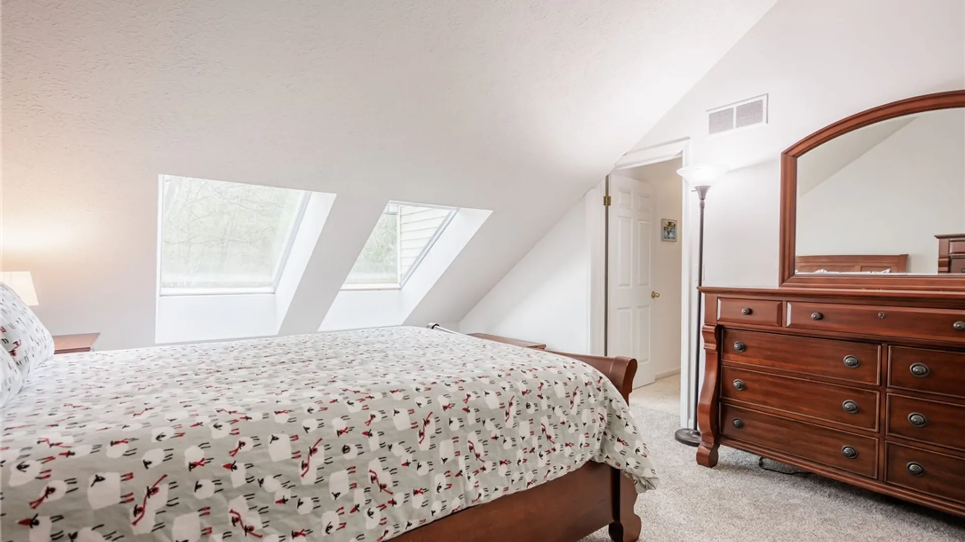 Property at 4 Kerry Hill, Perinton, NY 14450 36