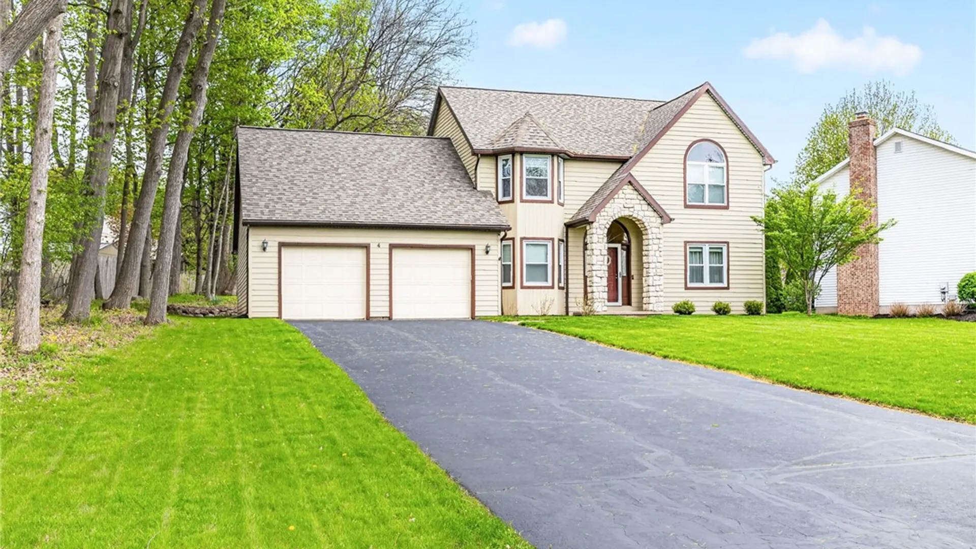 Property at 4 Kerry Hill, Perinton, NY 14450 4