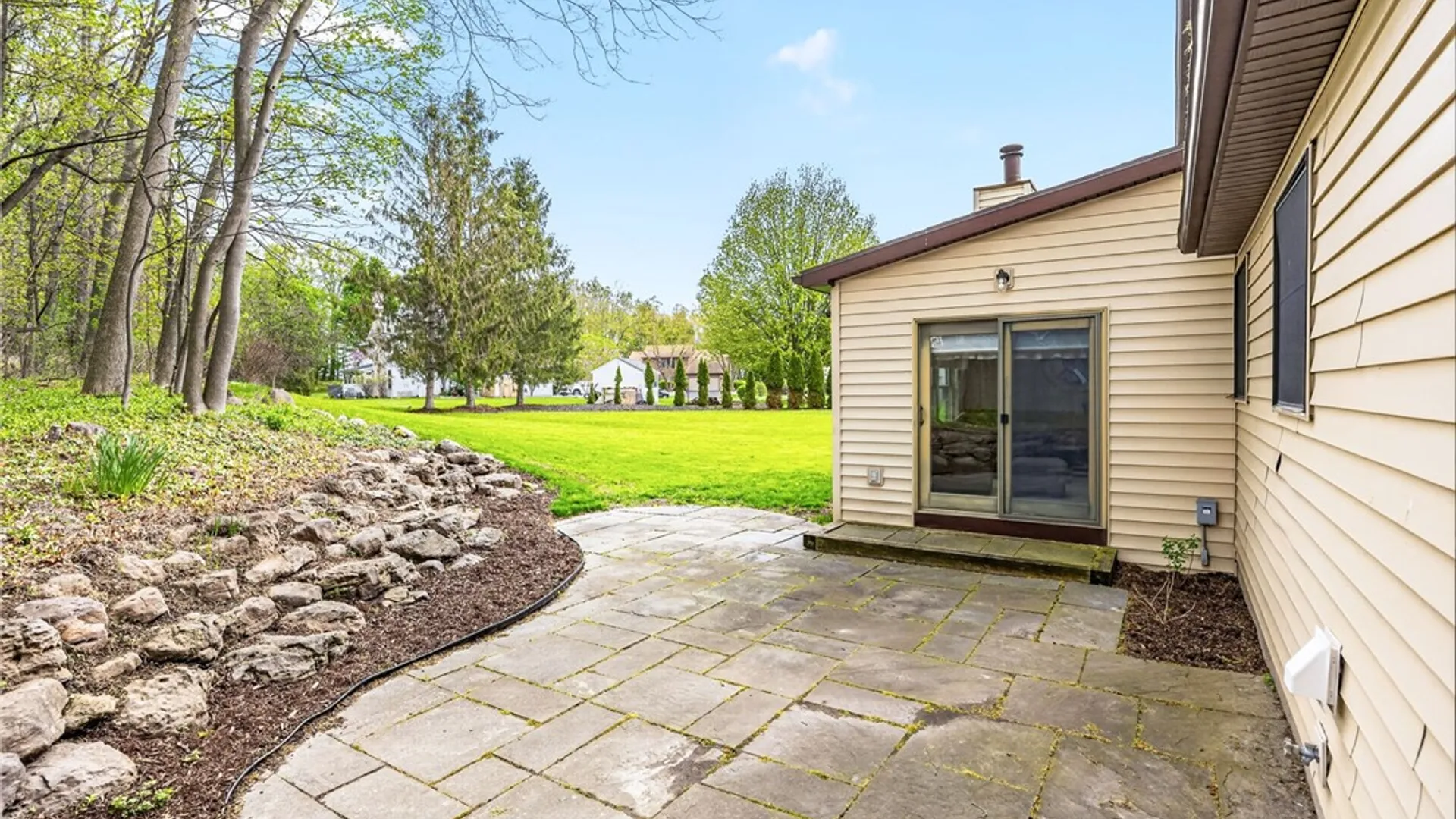 Property at 4 Kerry Hill, Perinton, NY 14450 43