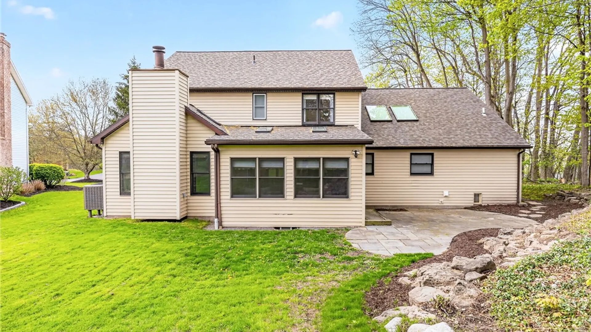 Property at 4 Kerry Hill, Perinton, NY 14450 47