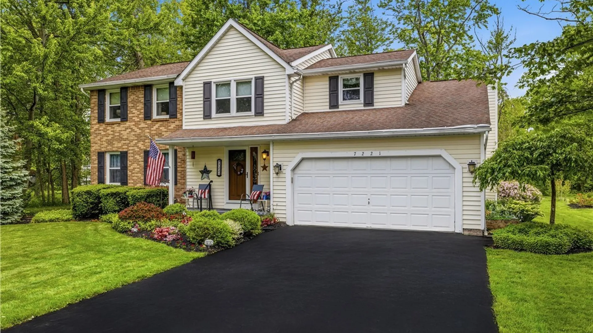 Property at 7221 Woodhaven Drive, Lockport Town, NY 14094 2