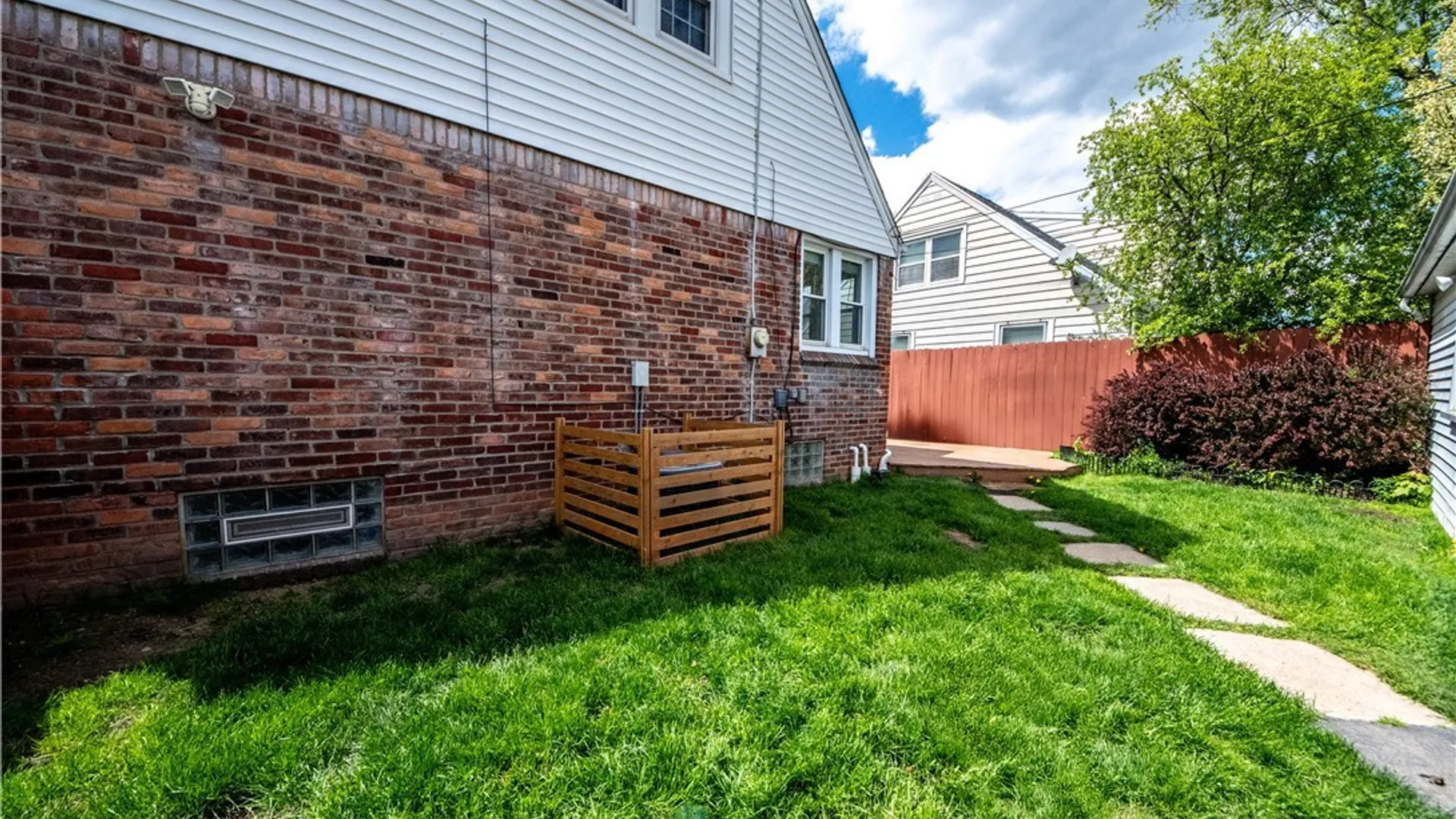 Property at 512 Lamarck Drive, Cheektowaga, NY 14225 6