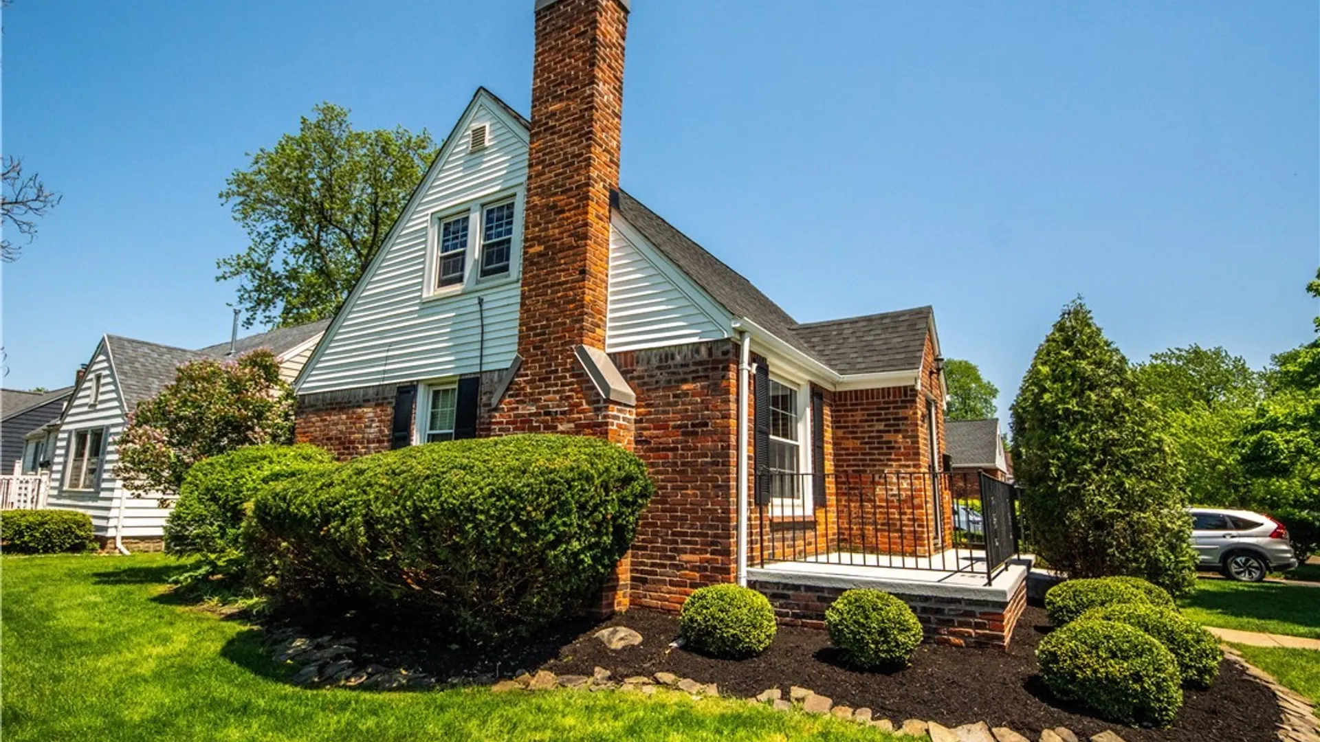 Property at 512 Lamarck Drive, Cheektowaga, NY 14225 7