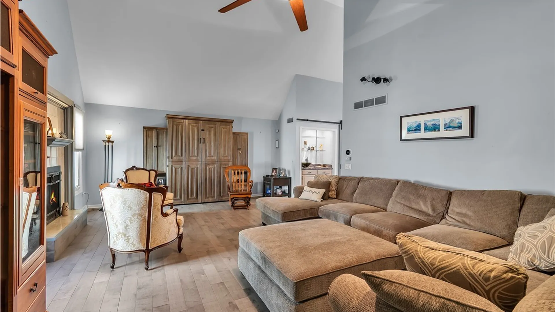 Property at 6076 Wellesley Cmn, Clarence, NY 14051 11