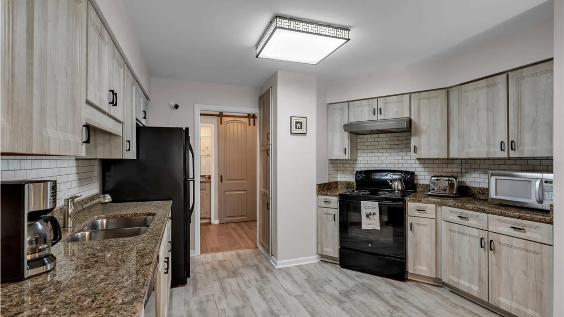 Property at 6076 Wellesley Cmn, Clarence, NY 14051 15
