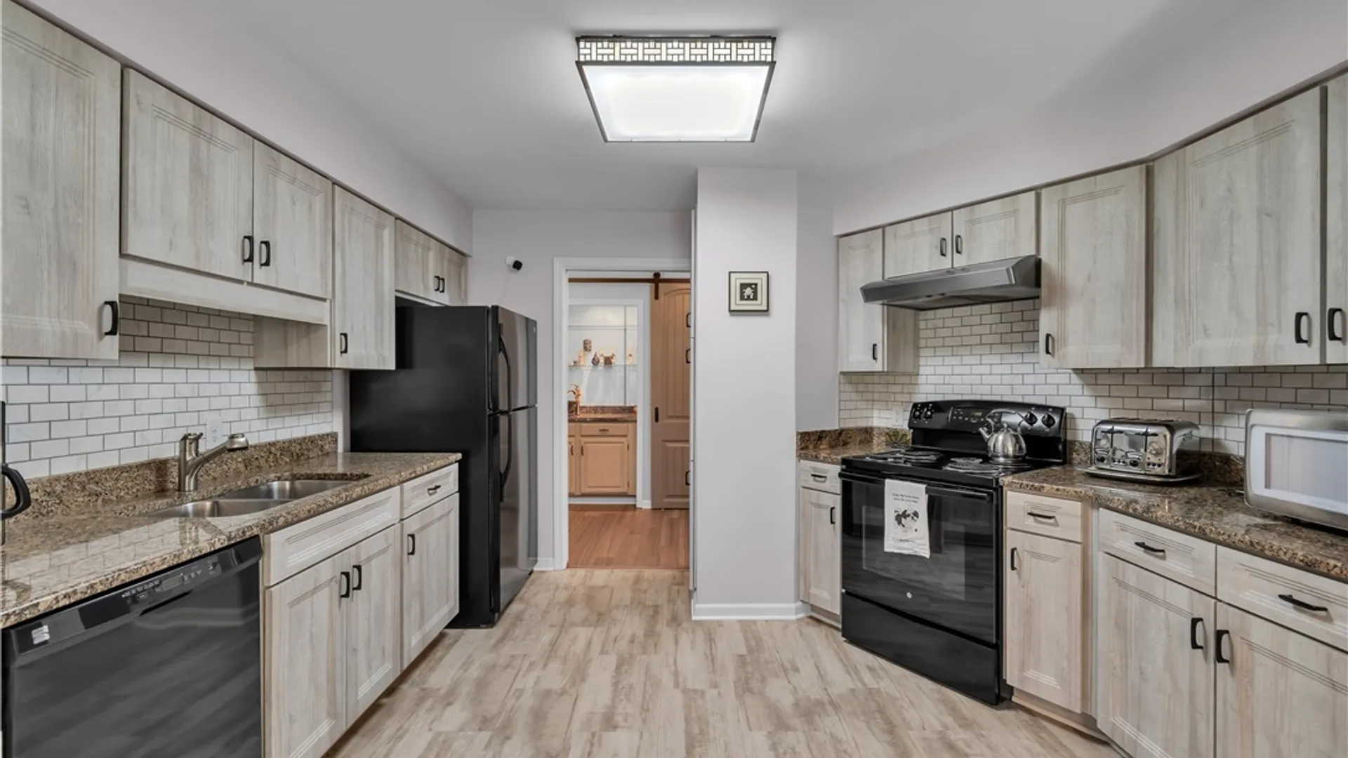 Property at 6076 Wellesley Cmn, Clarence, NY 14051 19