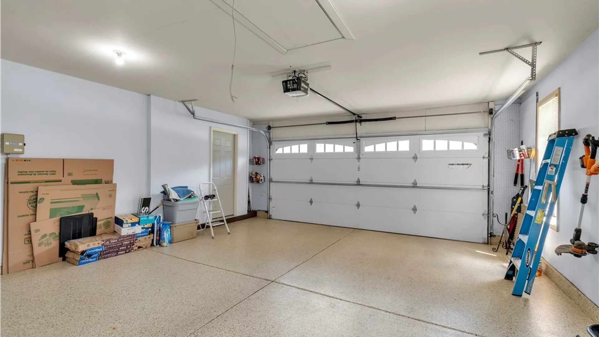 Property at 6076 Wellesley Cmn, Clarence, NY 14051 45