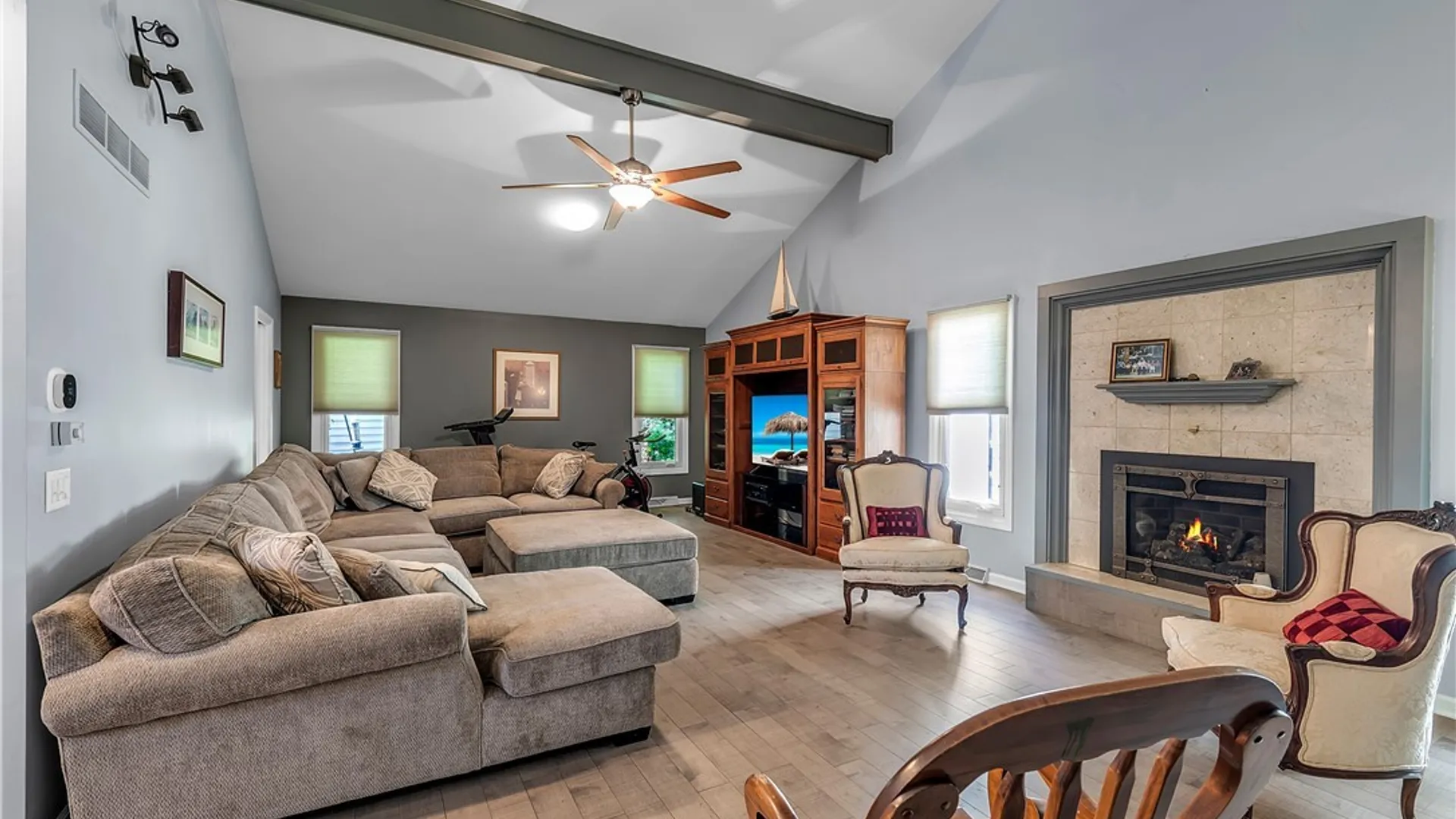 Property at 6076 Wellesley Cmn, Clarence, NY 14051 8