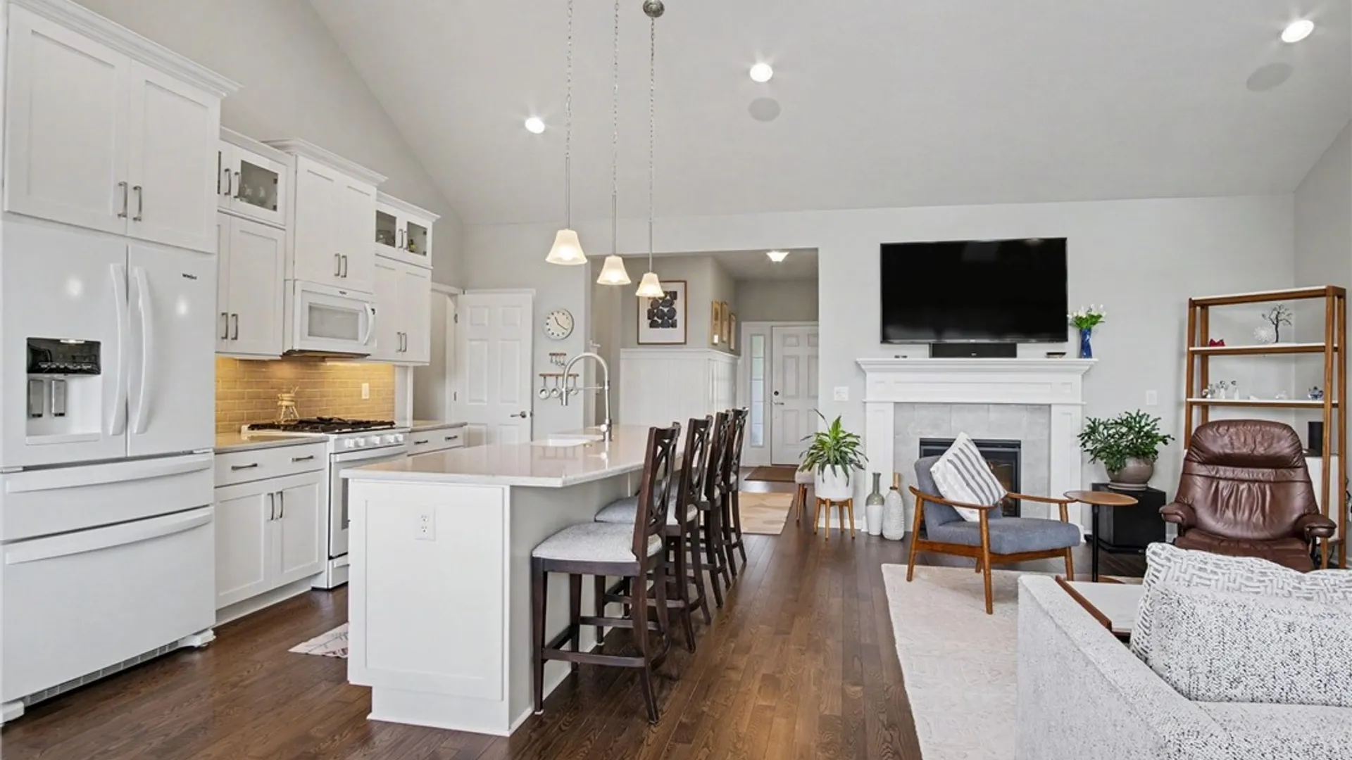 Property at 4063 St James Parkway, Canandaigua Town, NY 14424 14