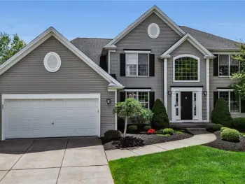 Property at 27 Chicory Lane, Lancaster, NY 14086