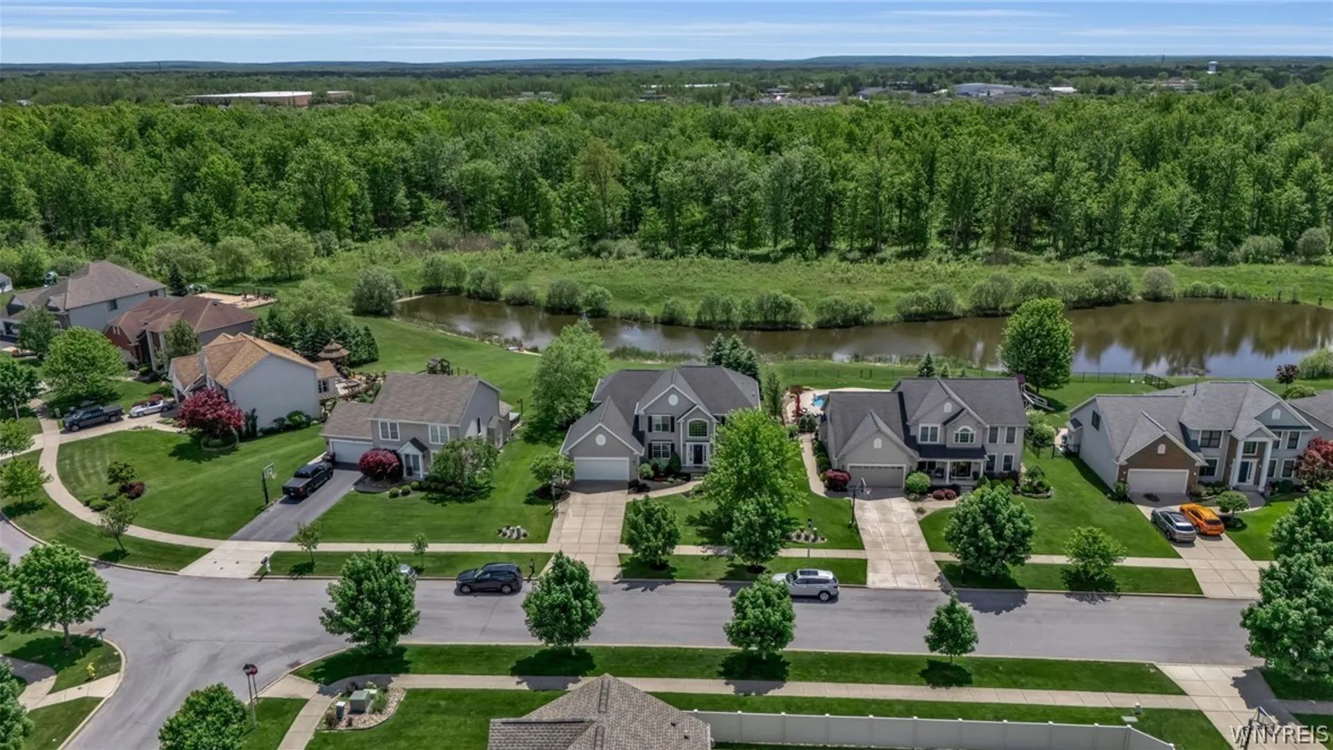 Property at 27 Chicory Lane, Lancaster, NY 14086 49