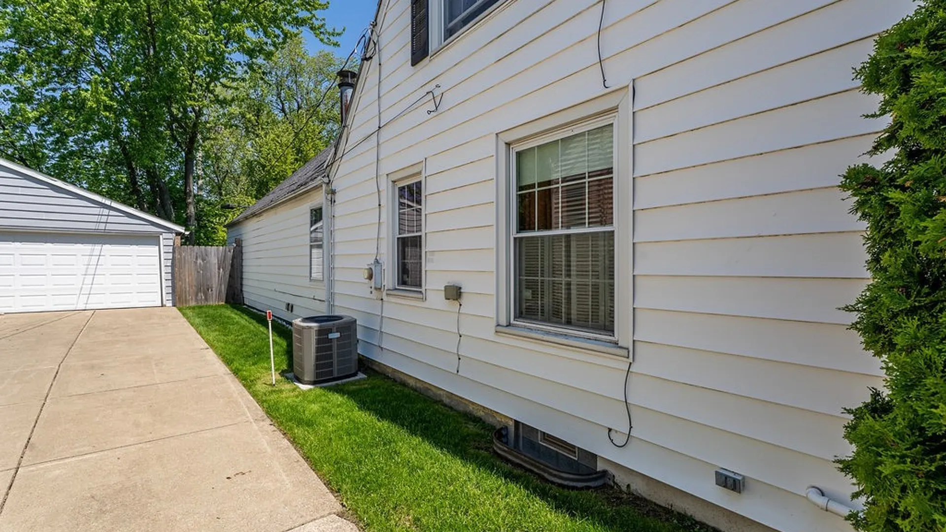 Property at 106 Wilton Parkway, Tonawanda, NY 14223 46