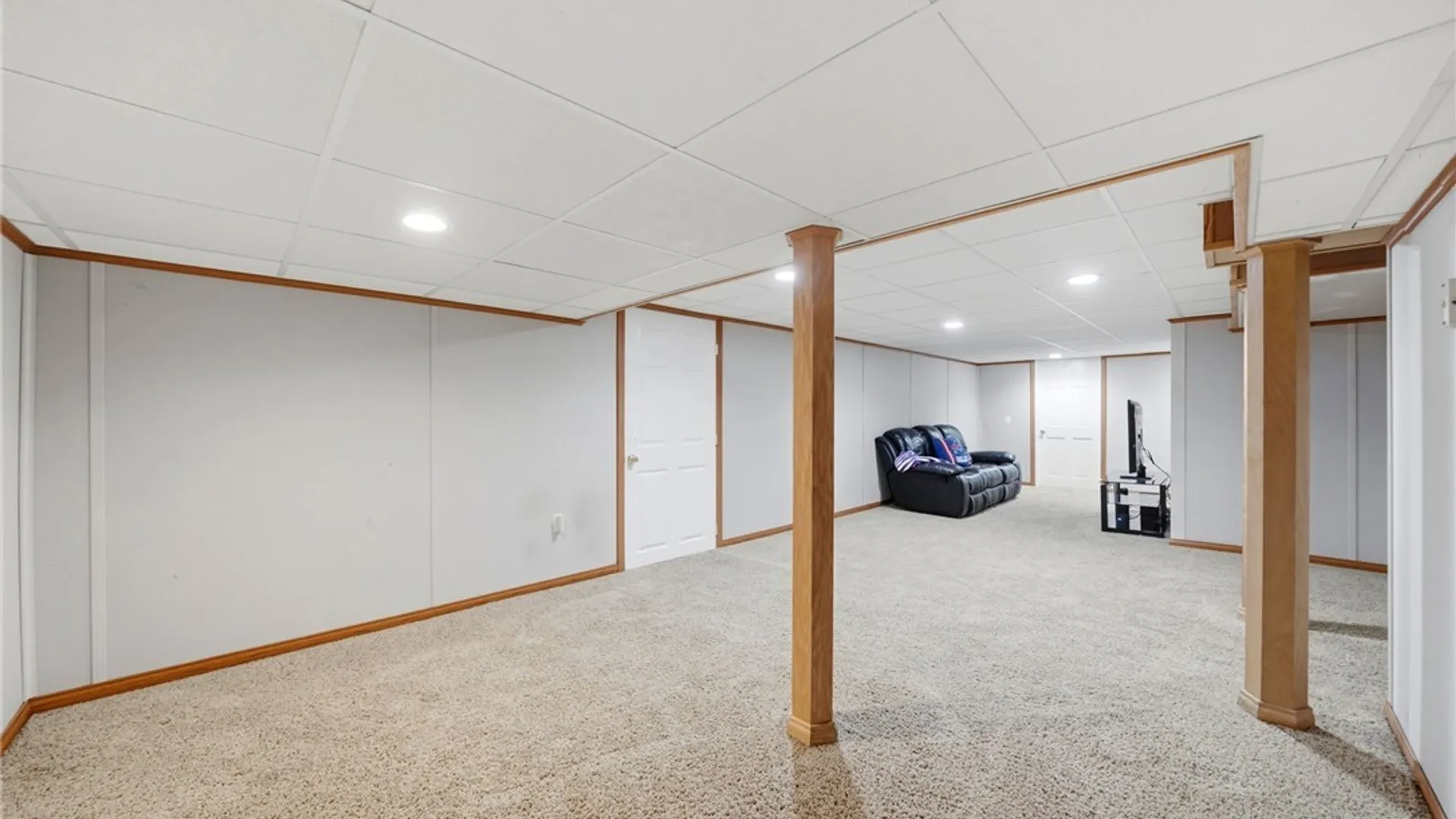 Property at 110 Croydon Drive, Cheektowaga, NY 14043 19