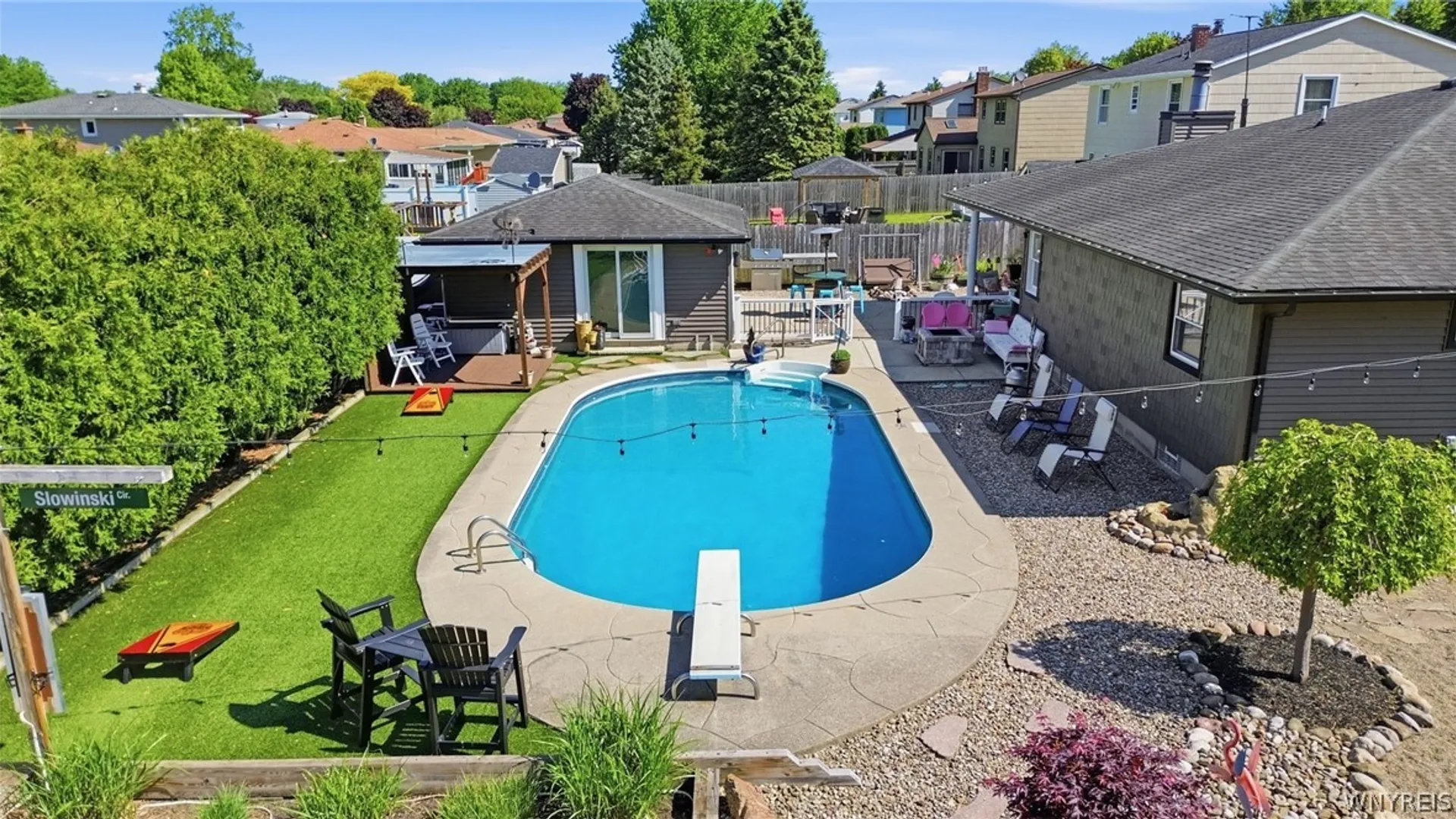 Property at 110 Croydon Drive, Cheektowaga, NY 14043 39