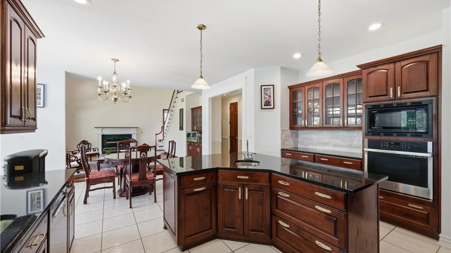 Property at 29 Laurel Lane, Amherst, NY 14221 11