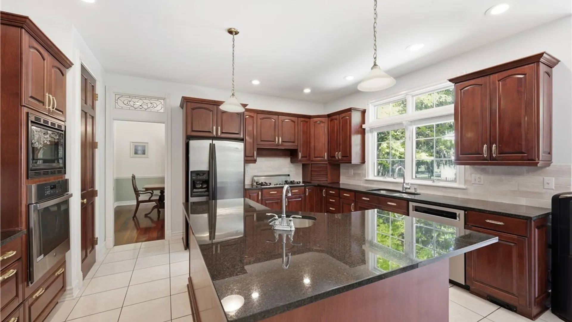 Property at 29 Laurel Lane, Amherst, NY 14221 13