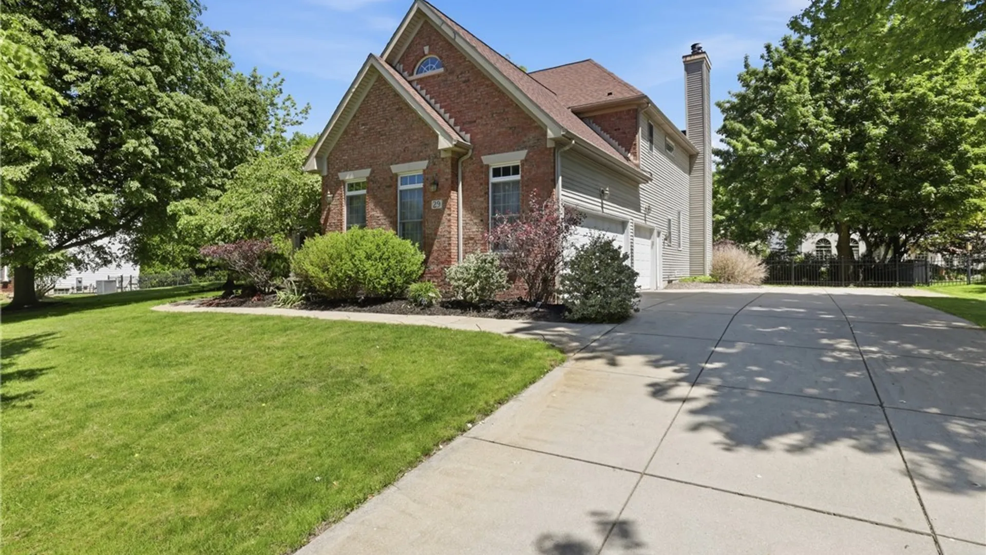 Property at 29 Laurel Lane, Amherst, NY 14221 2