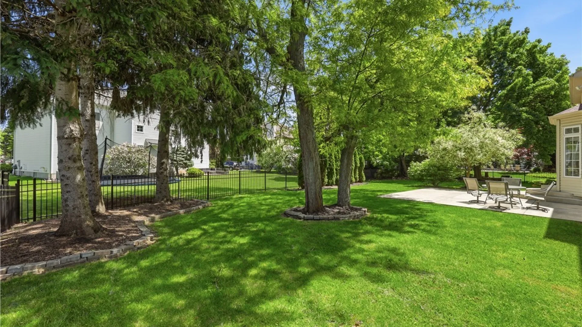 Property at 29 Laurel Lane, Amherst, NY 14221 42