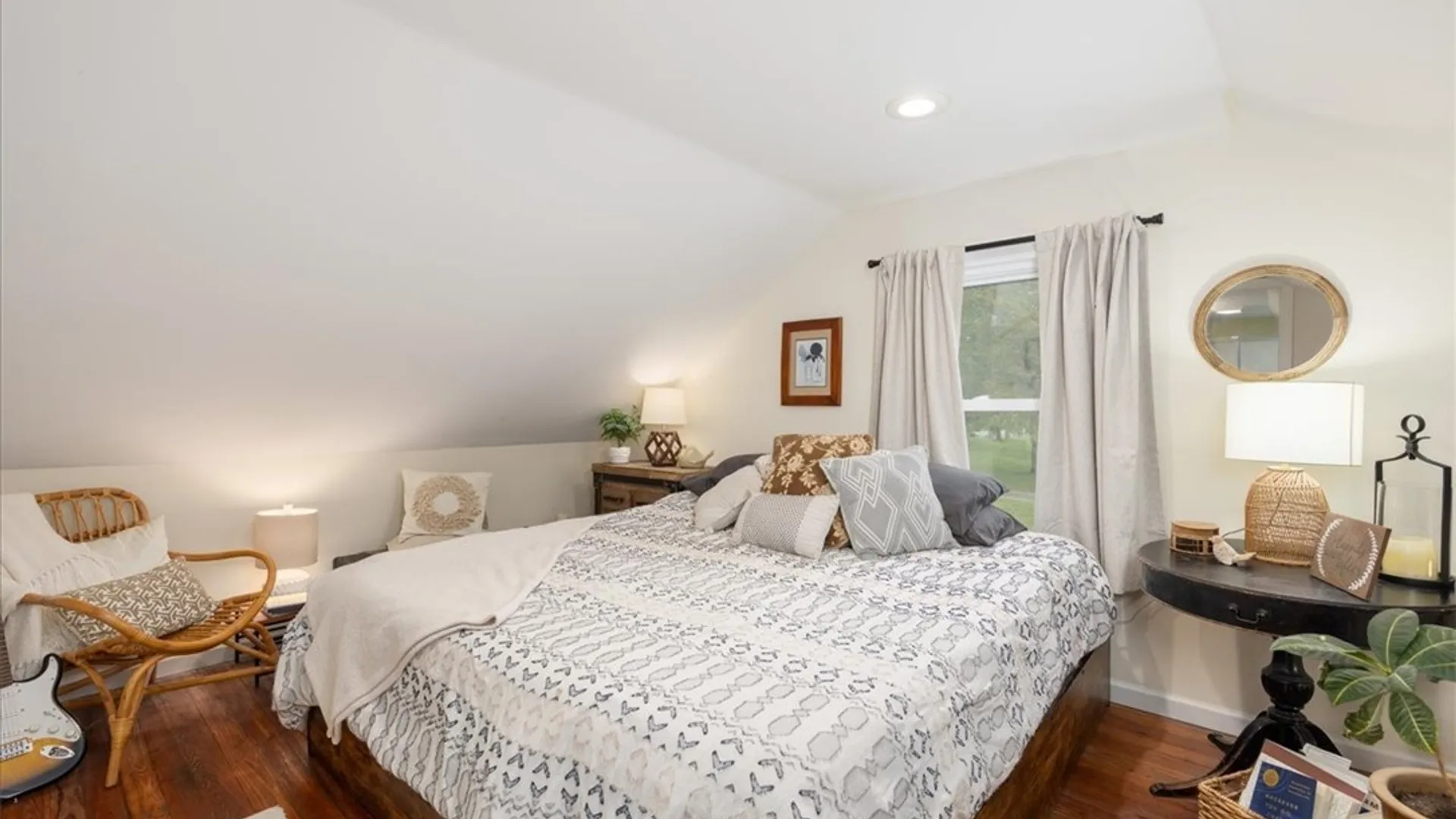 Property at 953 Lawrence Ave, Aurora, NY 14052 12