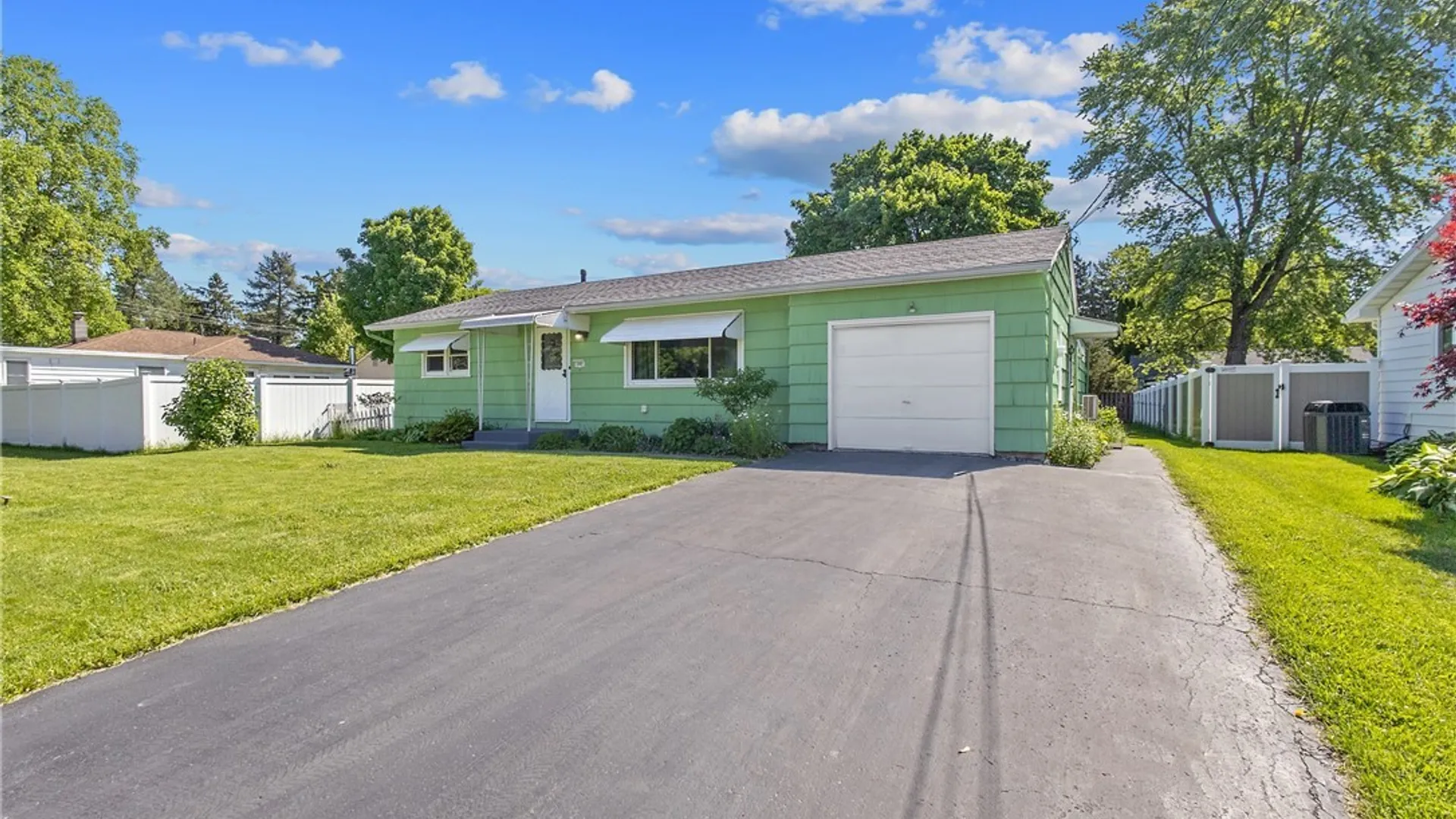 Property at 101 Stillwell Circle, DeWitt, NY 13057 2