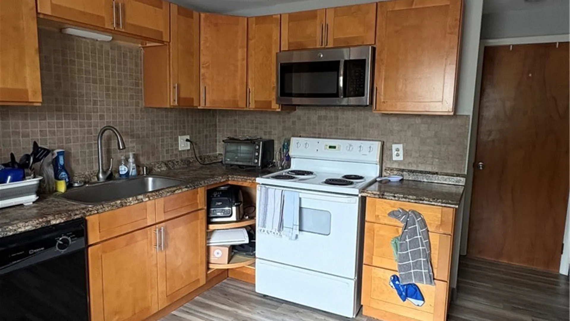 Property at 2895 Seneca Street, West Seneca, NY 14224 16