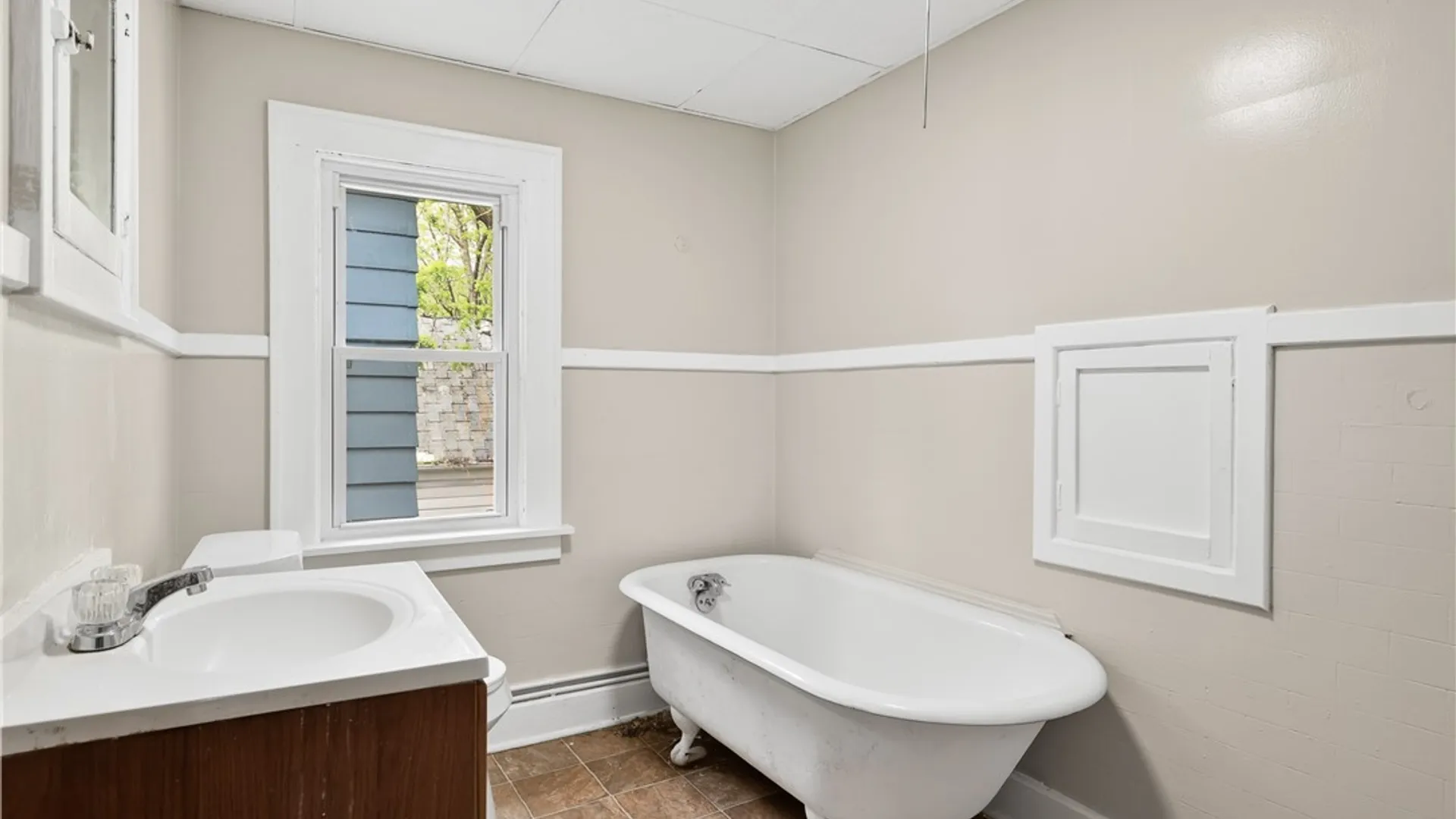 Property at 1890 Linwood Avenue, Niagara Falls, NY 14305 12