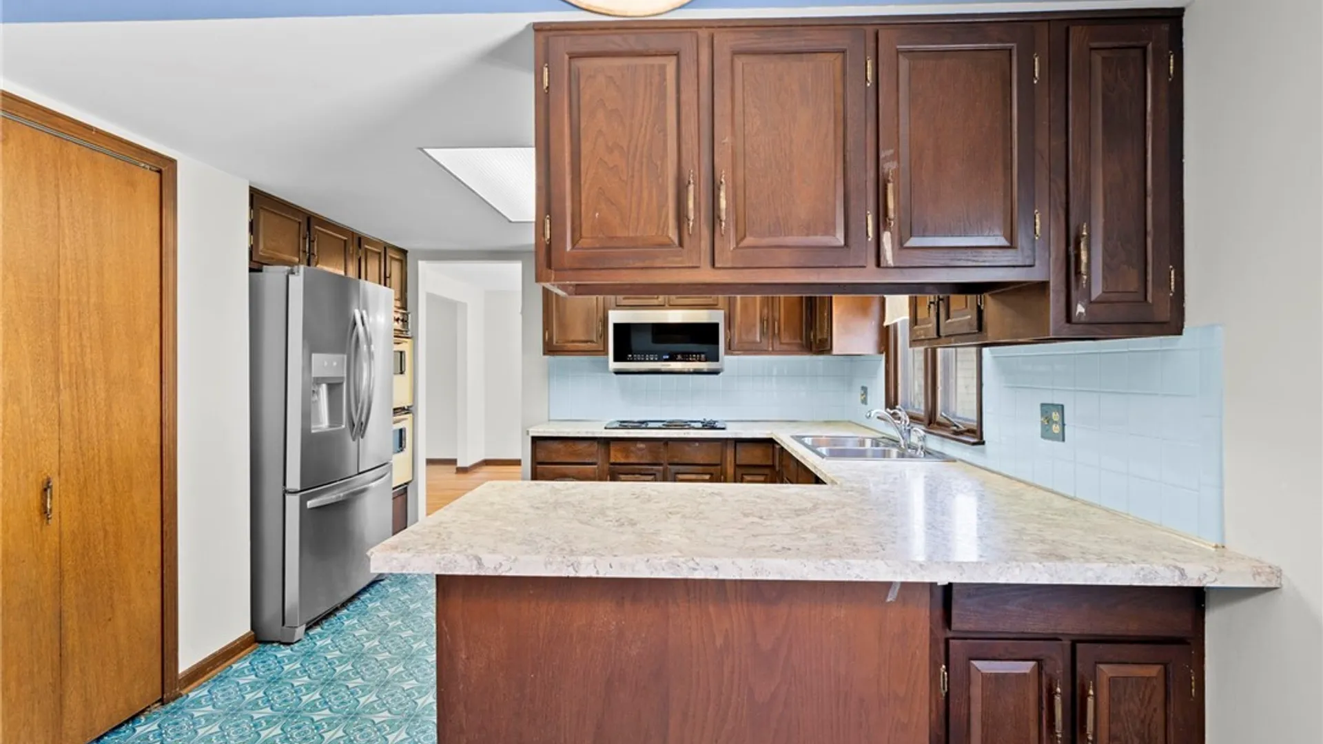 Property at 200 Foxpoint, Amherst, NY 14221 9