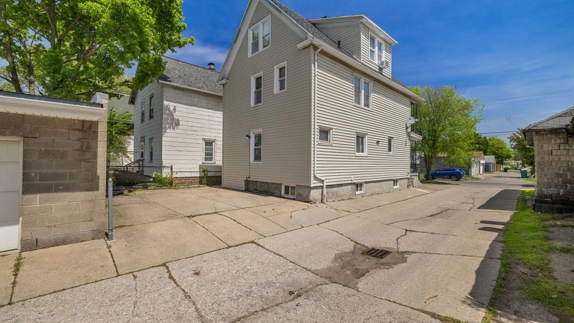 Property at 816 22nd Street, Niagara Falls, NY 14301 4