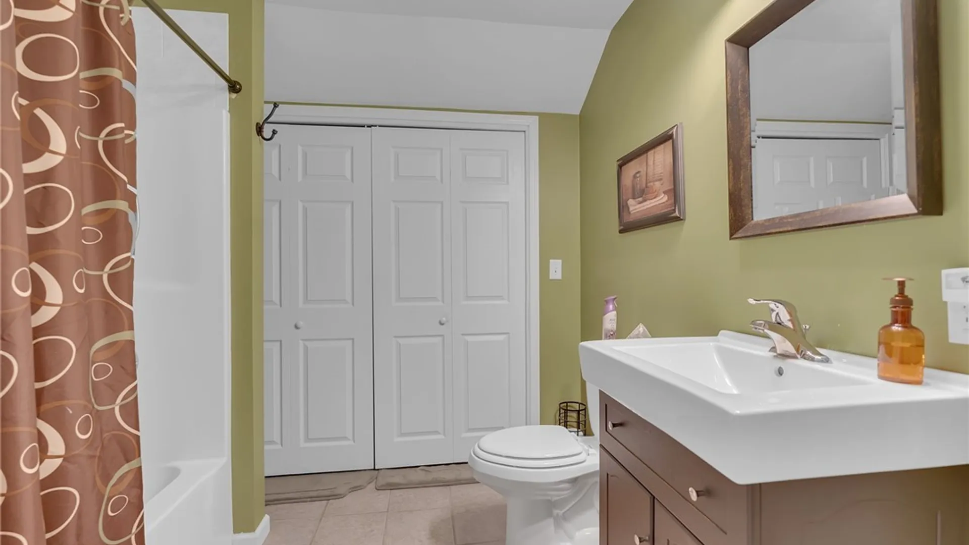 Property at 402 Cayuga Road, Cheektowaga, NY 14225 33