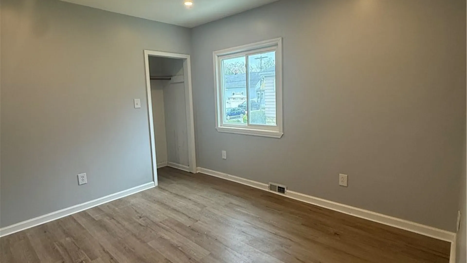Property at 350 Barnard Street, Buffalo, NY 14206 3