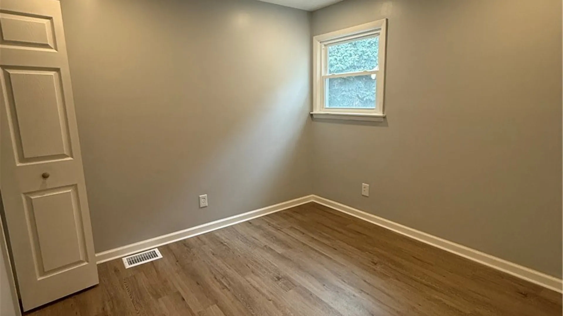 Property at 350 Barnard Street, Buffalo, NY 14206 6