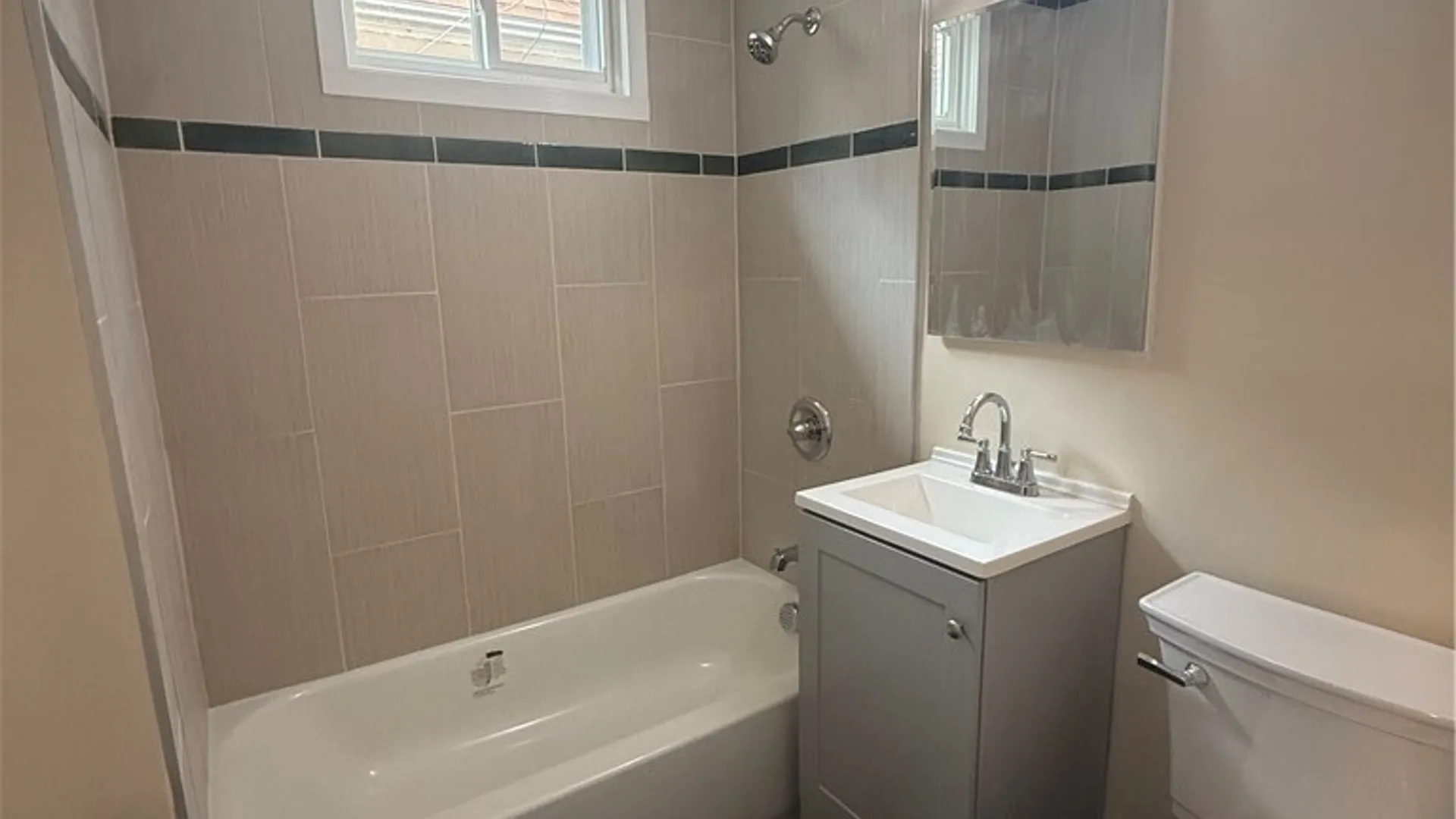 Property at 350 Barnard Street, Buffalo, NY 14206 8