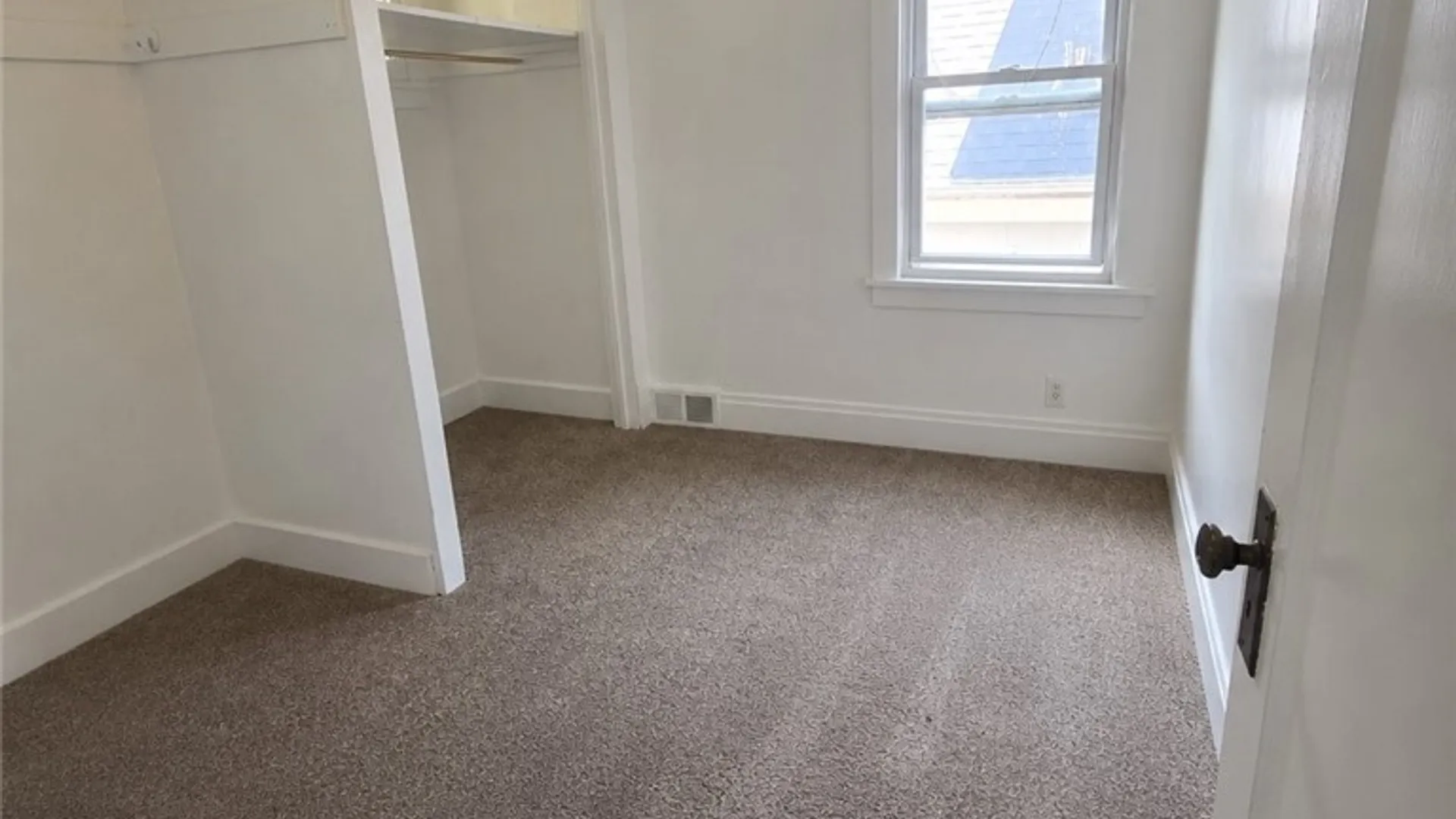 Property at 147 W Winspear Avenue, Buffalo, NY 14214 3