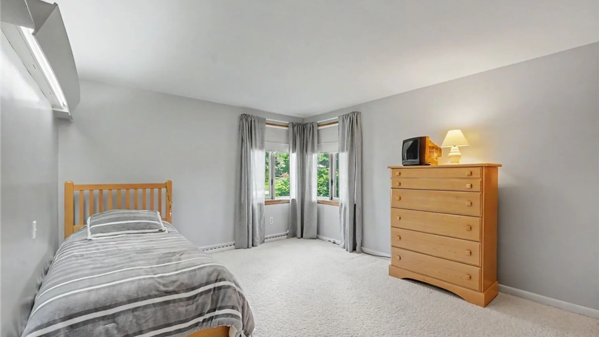 Property at 249 W Maplemere Road, Amherst, NY 14221 29