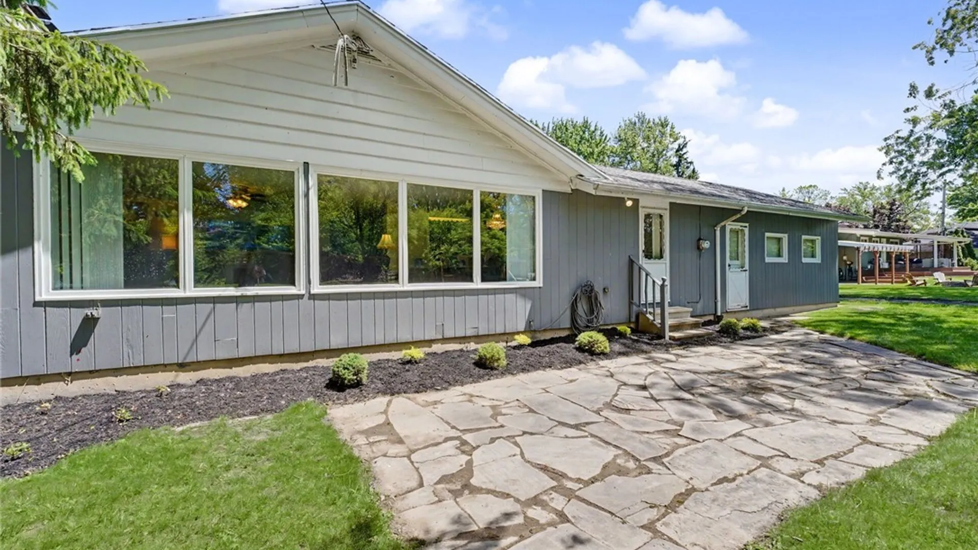 Property at 249 W Maplemere Road, Amherst, NY 14221 8