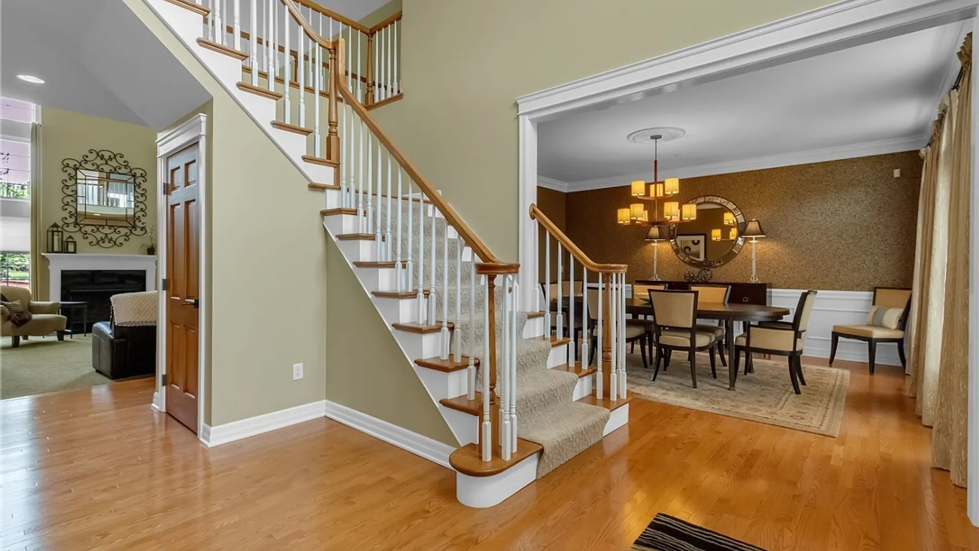 Property at 105 Promenade Lane, Amherst, NY 14221 4