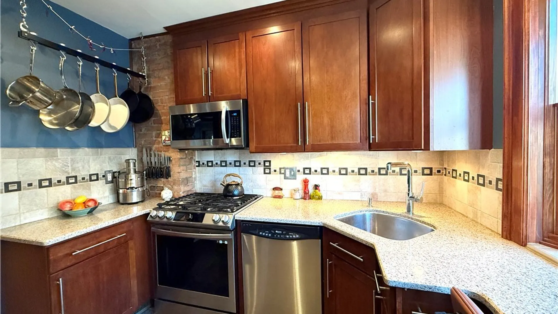 Property at 118 Ashland Avenue, Buffalo, NY 14222 16