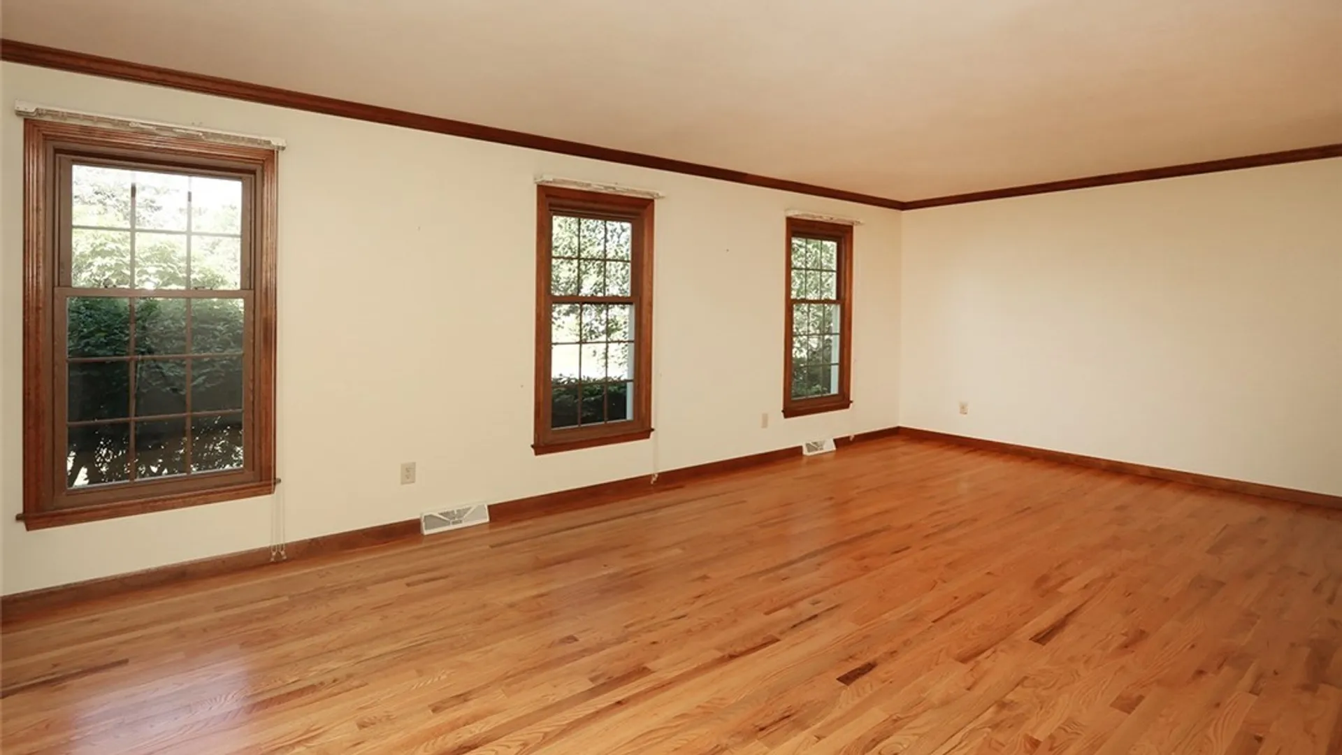 Property at 5180 Fairlawn Drive, Manlius, NY 13066 4