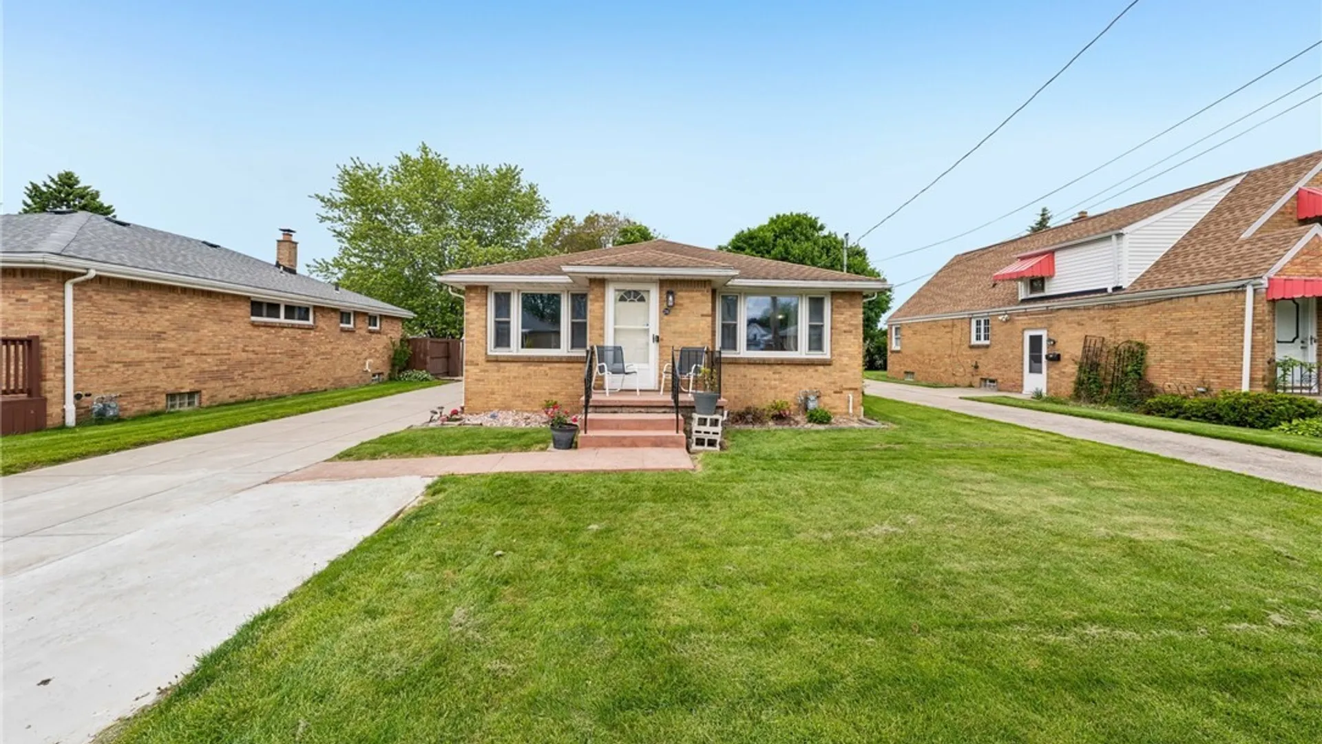 Property at 216 Collins Avenue, West Seneca, NY 14224 2