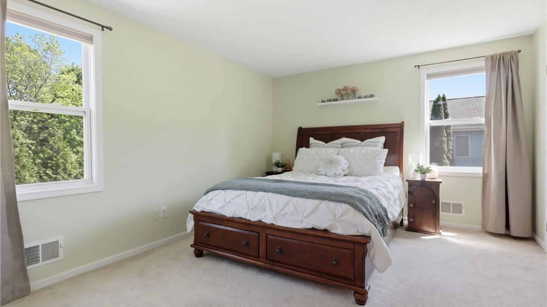 Property at 1064 Fawn Wood Drive, Webster, NY 14580 18