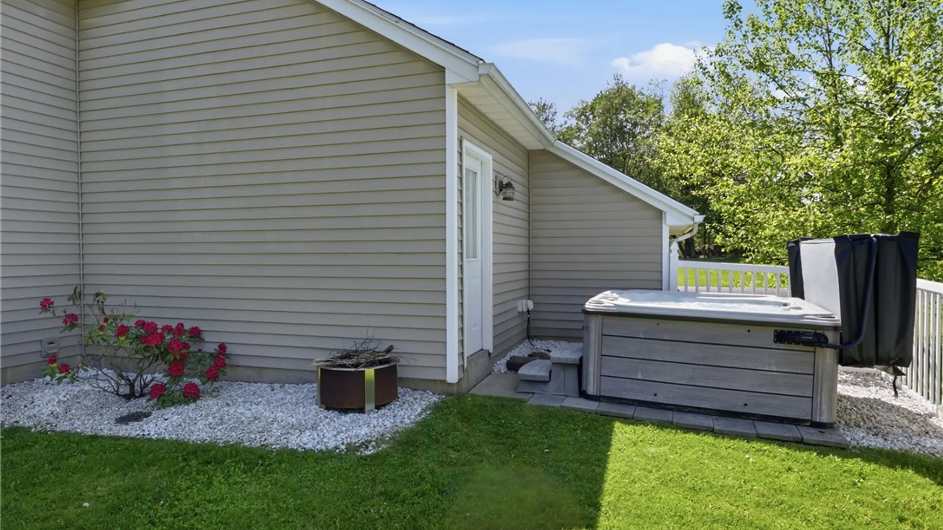Property at 1064 Fawn Wood Drive, Webster, NY 14580 36