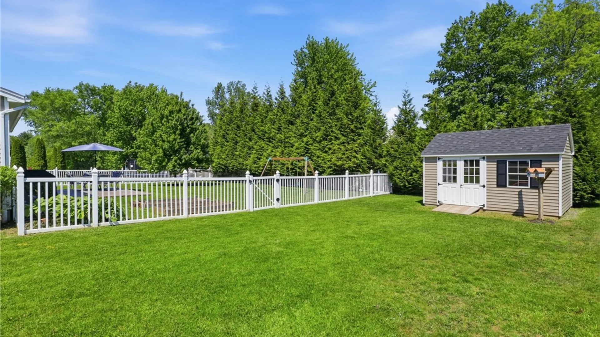 Property at 1064 Fawn Wood Drive, Webster, NY 14580 40