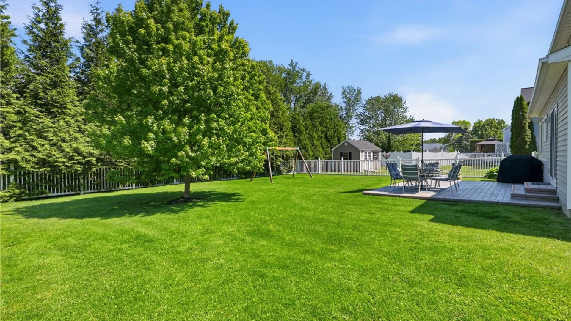 Property at 1064 Fawn Wood Drive, Webster, NY 14580 42