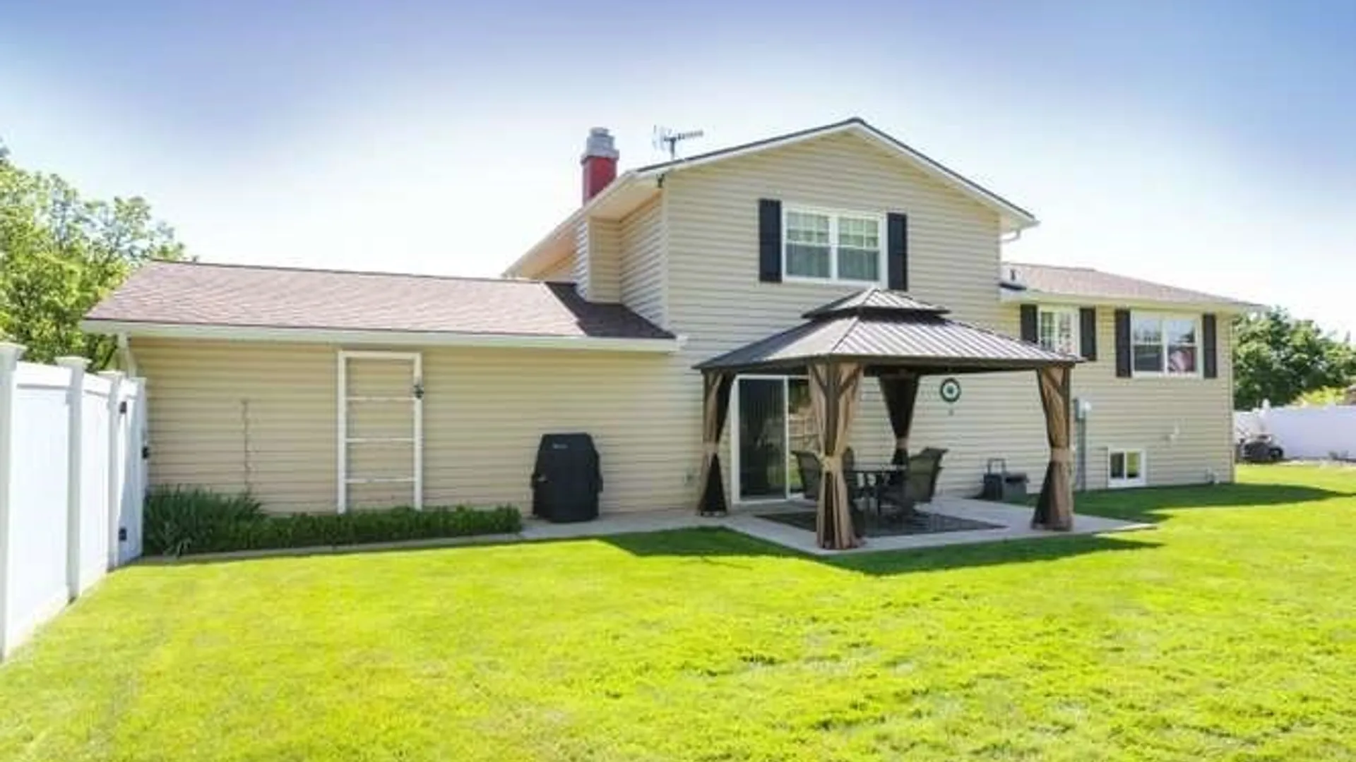 Property at 2 Alanview Drive, Lockport City, NY 14094 21