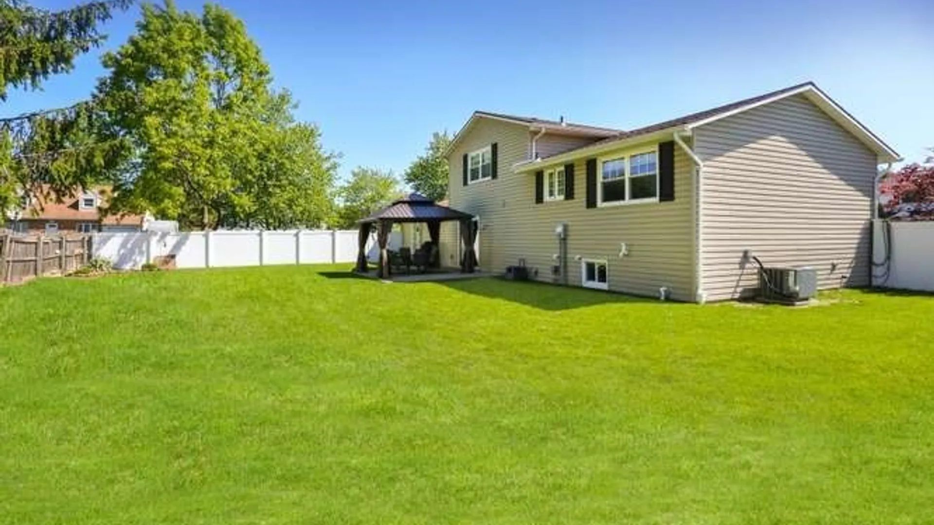 Property at 2 Alanview Drive, Lockport City, NY 14094 22